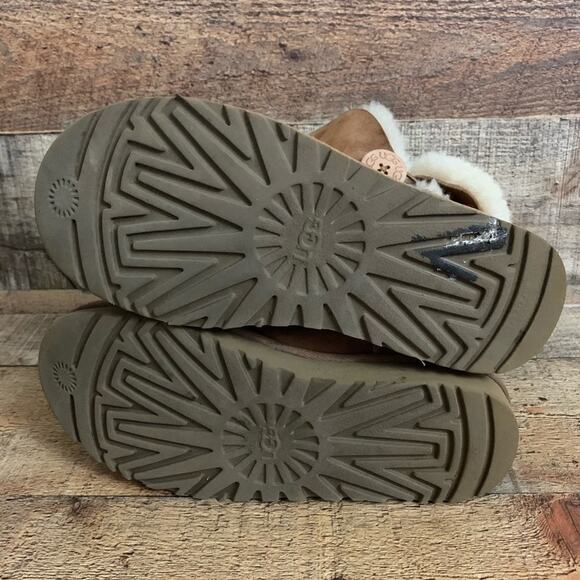 UGG Classic Bailey Button II Chestnut Tan Ankle Boots Booties Size 5 - Picture 13 of 13